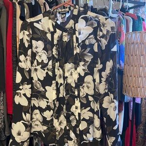 Express Monochrome Floral Top
